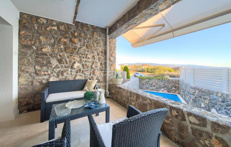 Holiday house with a swimming pool Krk - 23581 - image 31