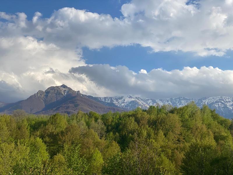 Apartment with Mountain View image 2