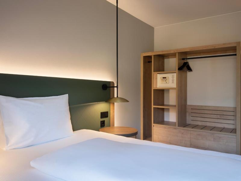 King Room image 2