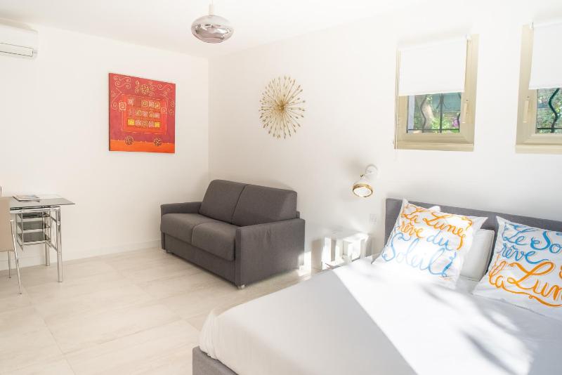 Superior Triple Room image 2