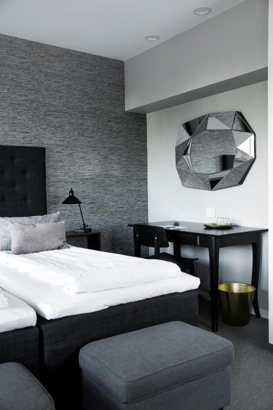 Double Room image 3