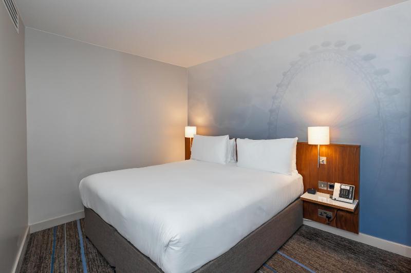 King Atrium Suite image 3