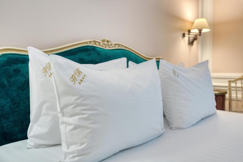 Superior Double Room image 3