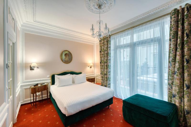 Superior Double Room image 1