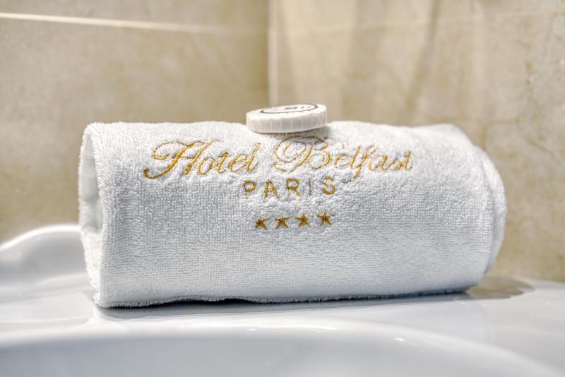 Classic Double Room image 4