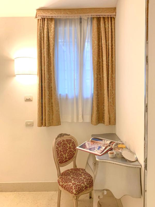 Superior One-Bedroom Apartment image 2