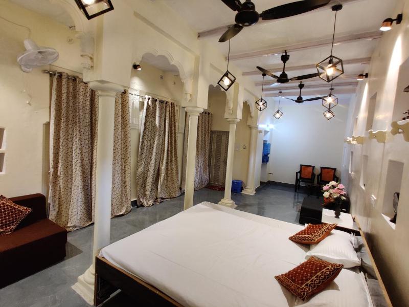 A ShivAngan Heritage Home Stay Near Ghat - image 13