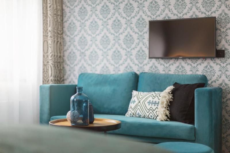 Premium Family Queen Room with Sofa Bed image 1