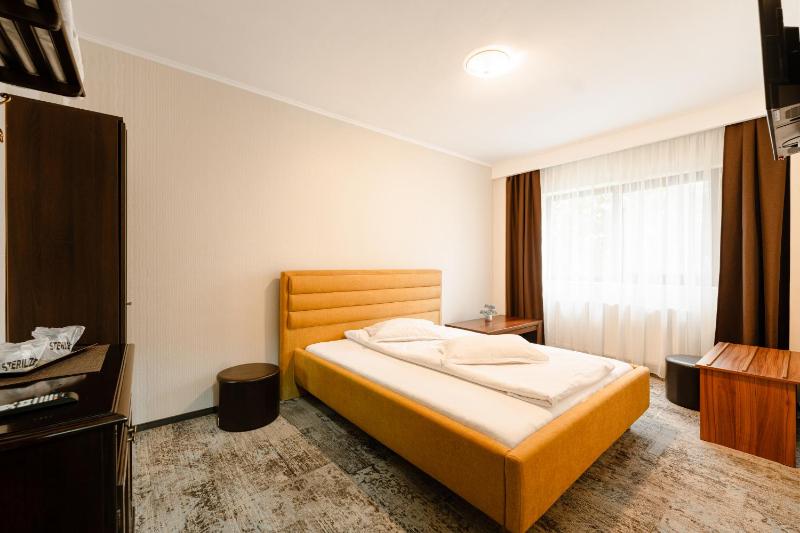 Executive Two-Bedroom Suite image 4