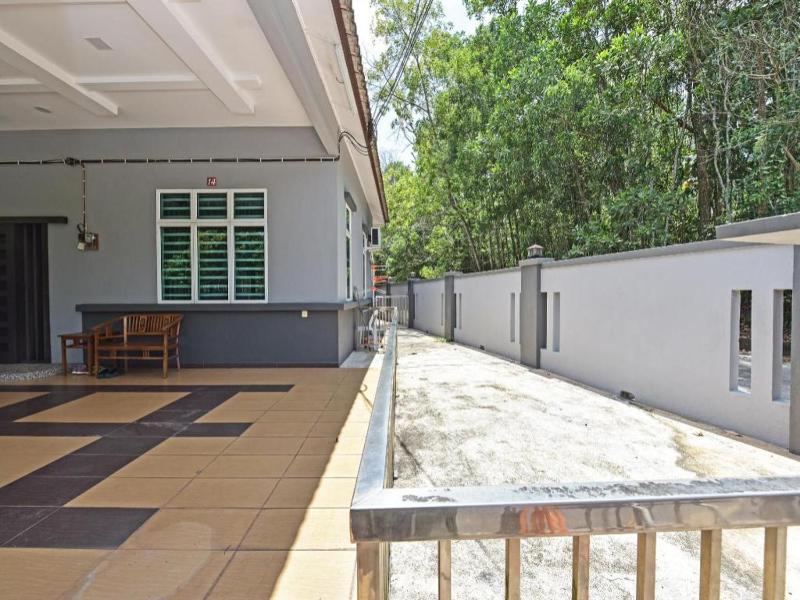 OYO Home 90584 Dz Homestay Bukit Setongkol - image 3