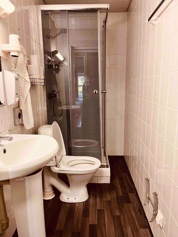 Twin Room with Shared Bathroom image 1