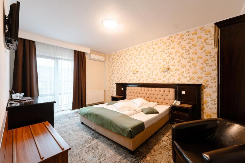 Executive Two-Bedroom Suite image 2