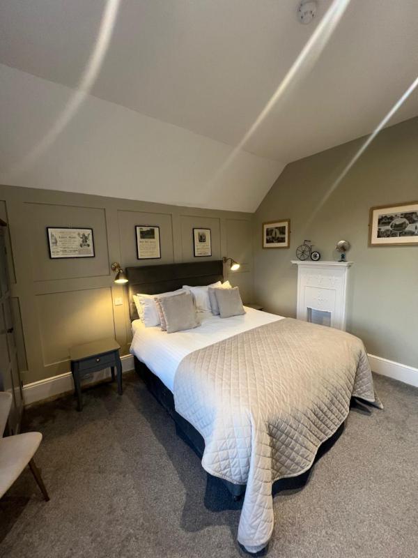 King Room image 2