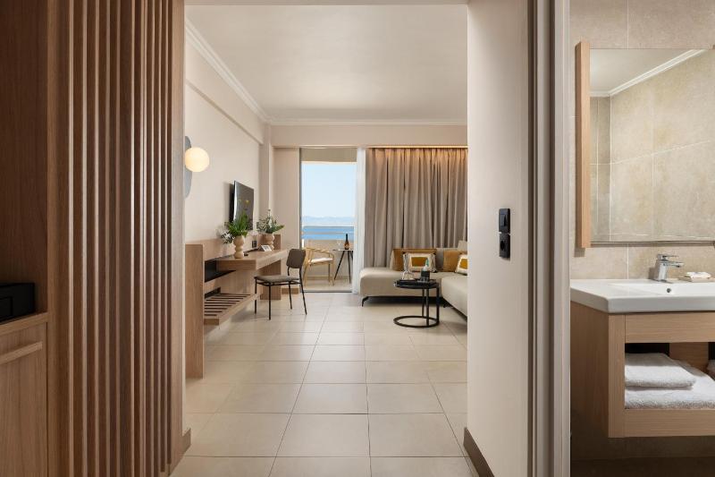 Superior Suite Sea View image 4