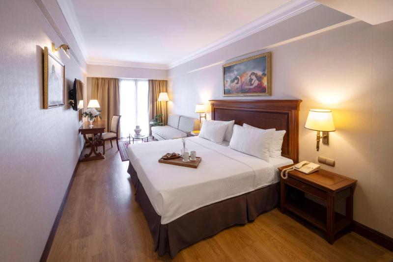 Classic Triple Room image 3