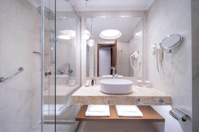 Classic Triple Room image 4