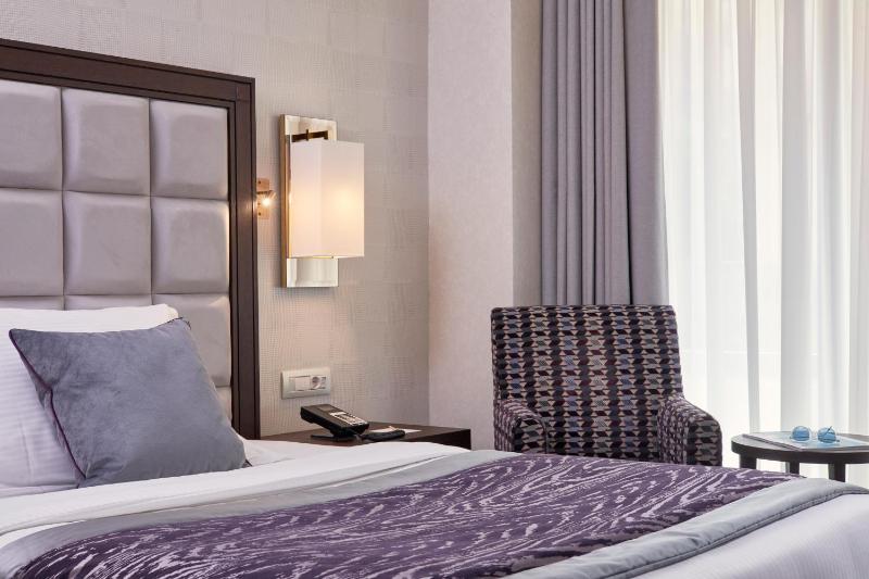 Standard Single Room image 4