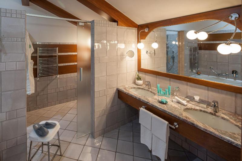 Presidential Suite with Terrace and Sea View image 3