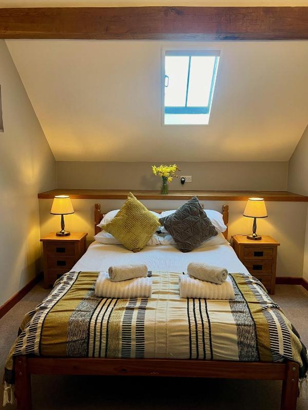 Two-Bedroom Cottage image 4