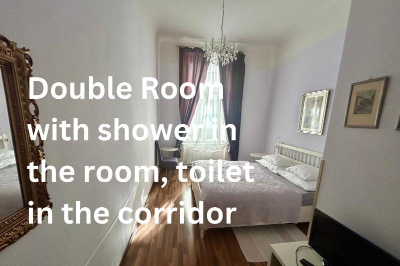Double Room with Shared Toilet in the Corridor image 3