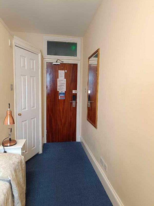 Standard Double Room image 2