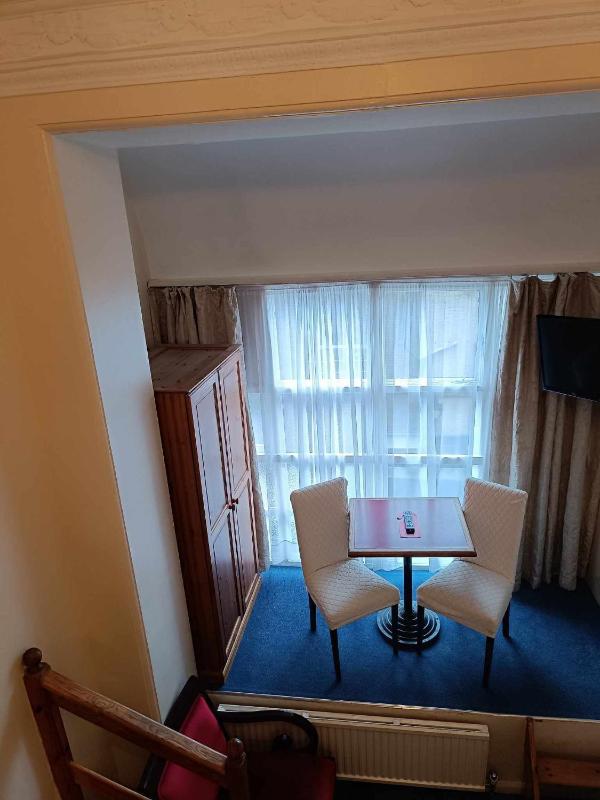 Standard Family Room image 4