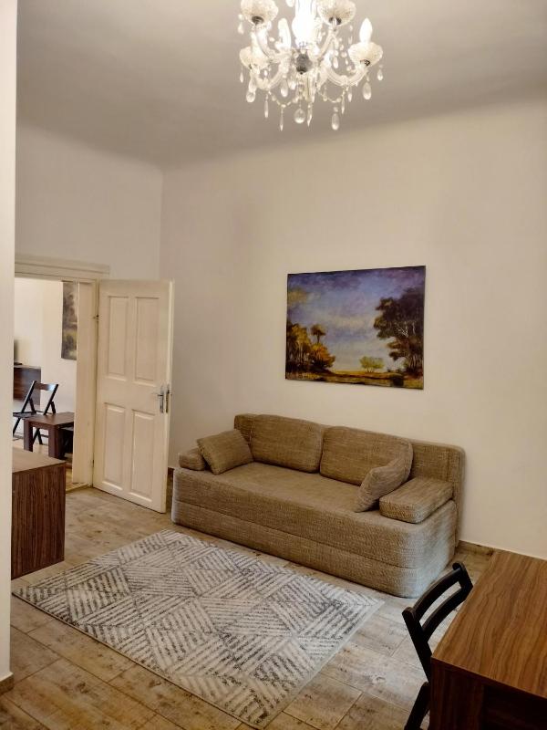 Apartment 22 image 4