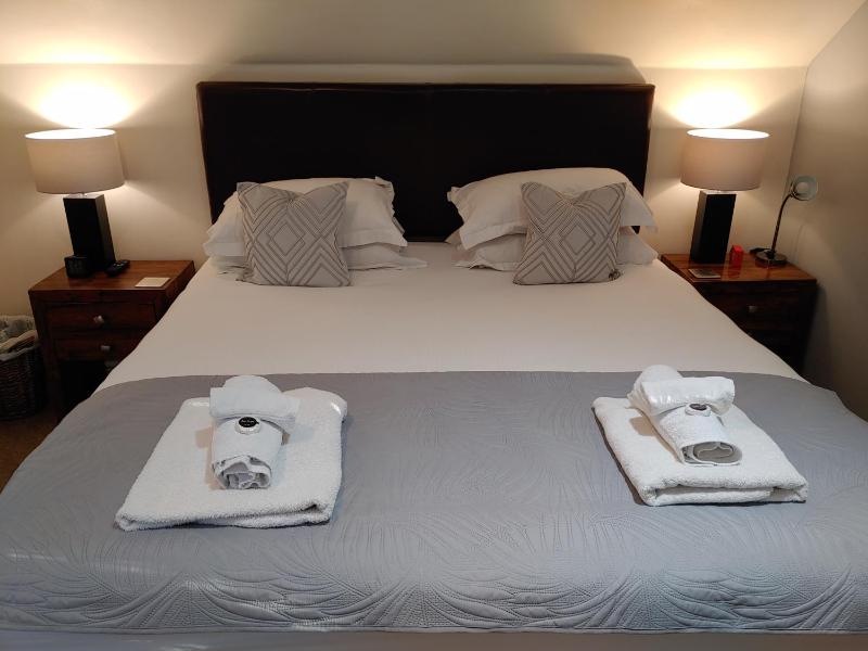 Two-Bedroom Apartment image 3