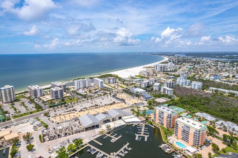 Palm Harbor Penthouse with Marina Views condo - image 3