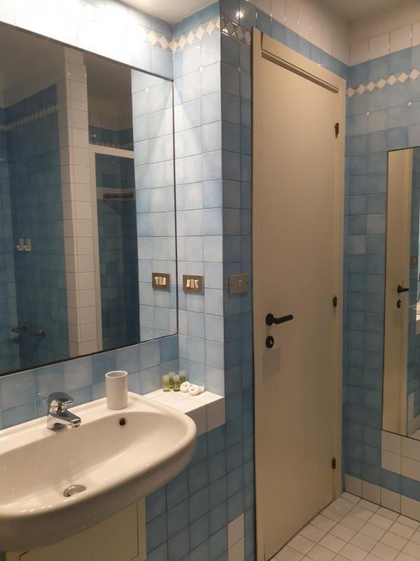 One-Bedroom Apartment image 2