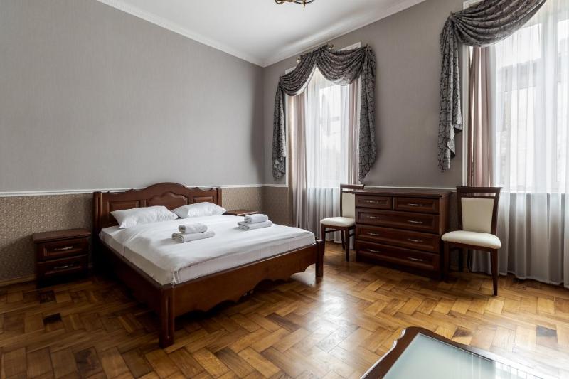 Rynok square 20 apartment - image 5