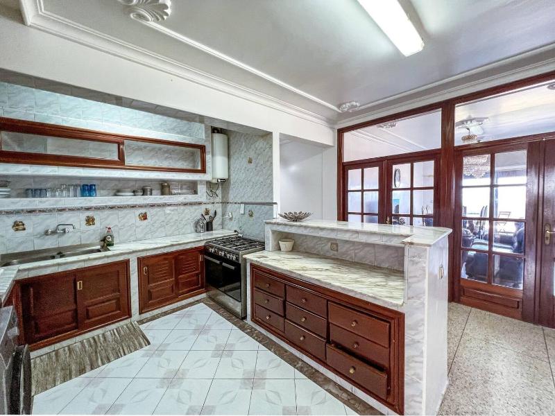 Best Cozy 3Bedroom apartment with front ocean-view - image 3