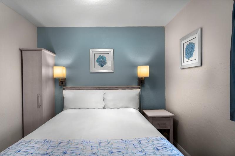 One-Bedroom Apartment - Oceanfront image 3