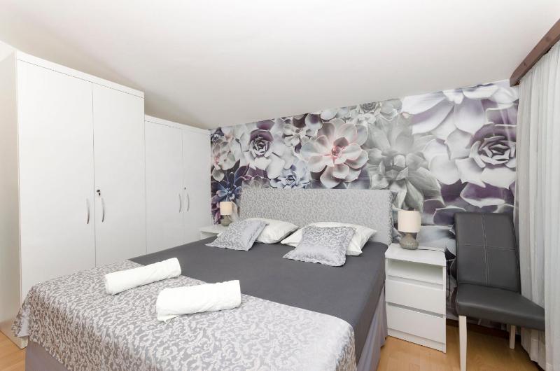 Apartments Jadro - image 9
