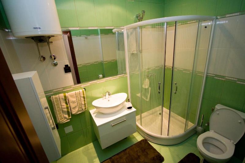 Superior One-Bedroom Apartment image 2