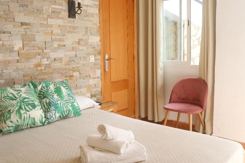 Classic Triple Room image 3