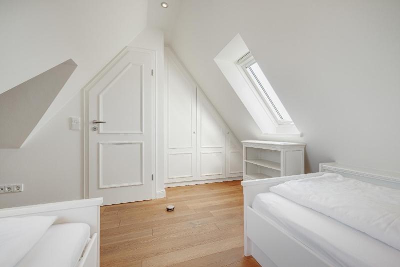 Middel Hues - image 4
