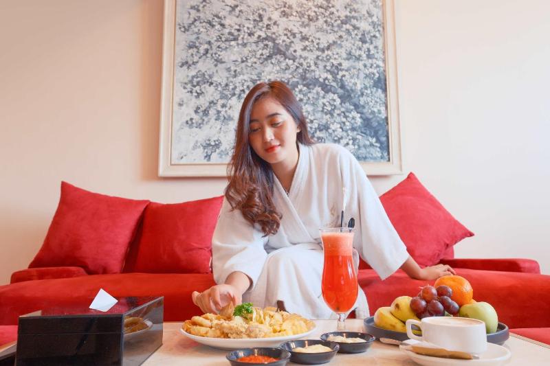Grand Edge Hotel Semarang - image 8