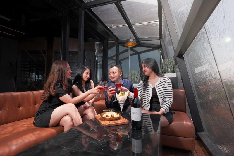 Grand Edge Hotel Semarang - image 28