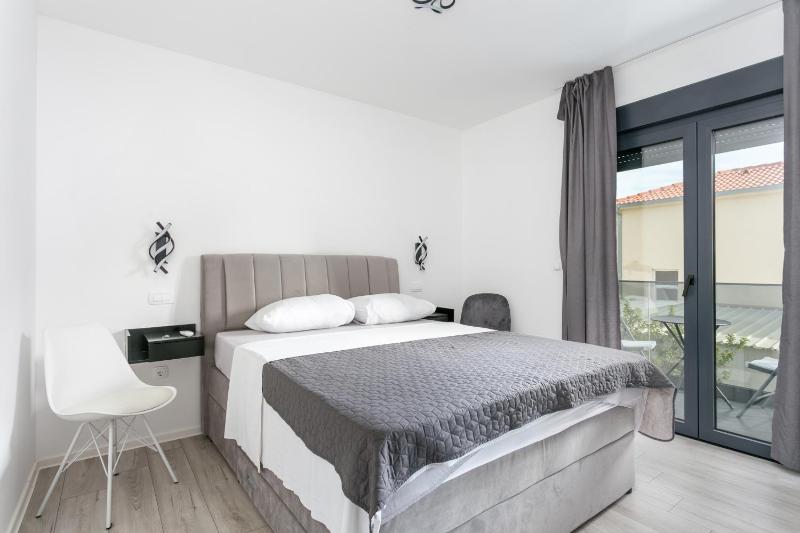 Family friendly house with a swimming pool Kastel Stafilic Kastela - 23486 - image 19