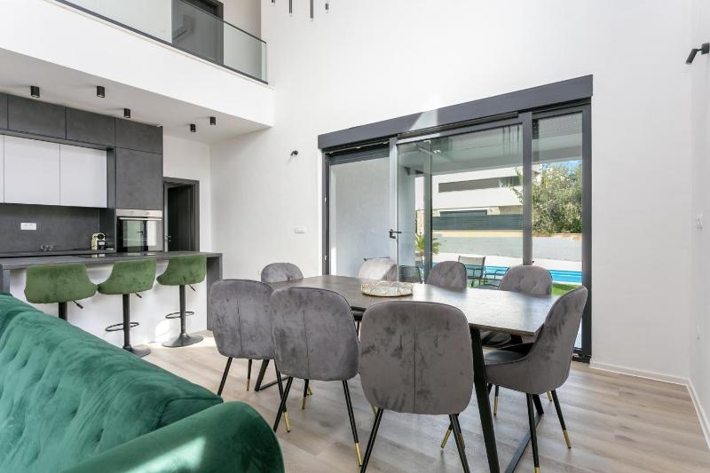 Family friendly house with a swimming pool Kastel Stafilic Kastela - 23486 - image 10
