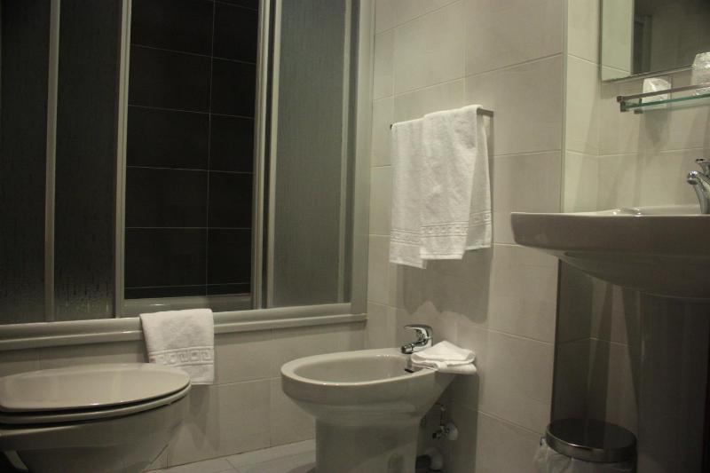 Superior Double Room with Balcony image 4