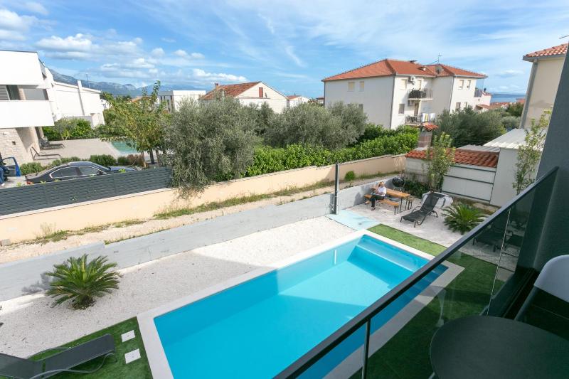 Family friendly house with a swimming pool Kastel Stafilic Kastela - 23486 - image 13