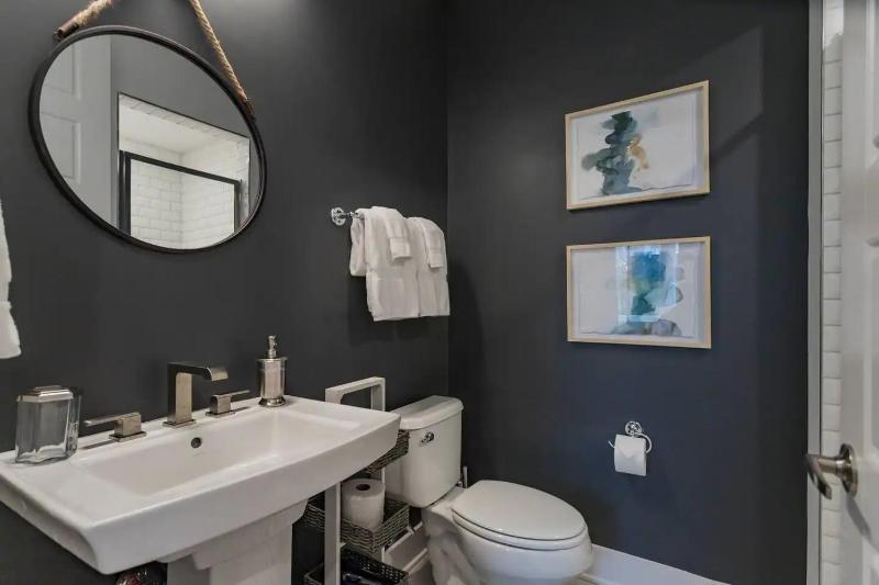 NEW East Nashville Retreat 12 mins to Broadway - image 11