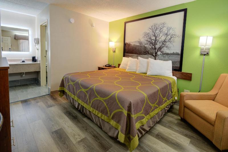 King Room - Non-Smoking image 4
