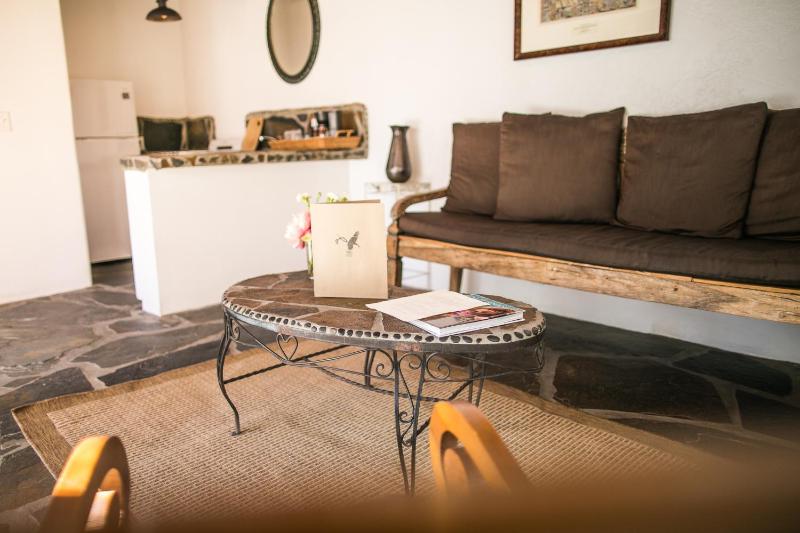 Queen Suite - Ionean Bungalow image 4
