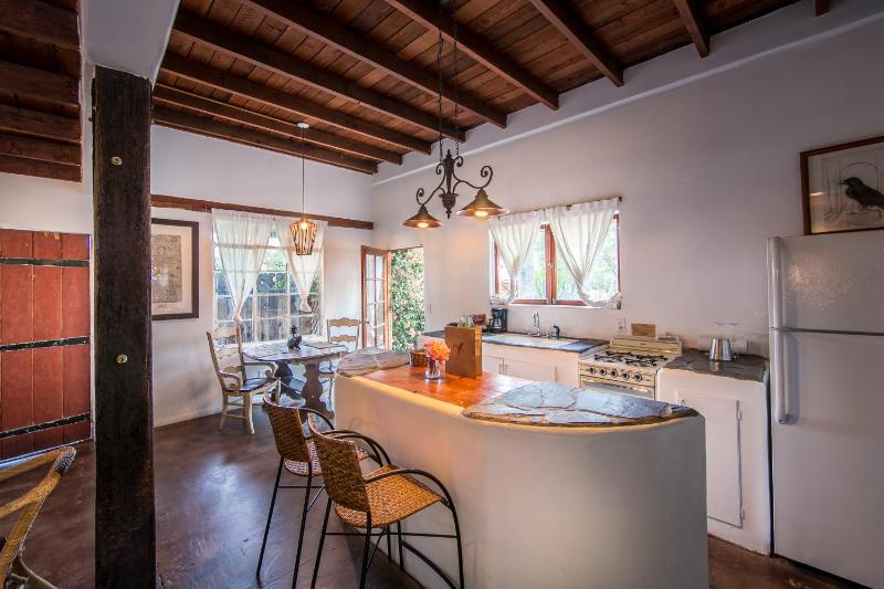 Queen Suite - Paxos Suite image 4