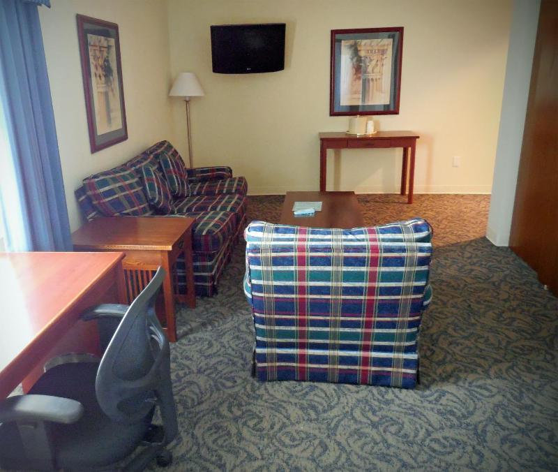 King Suite - Non-Smoking image 4