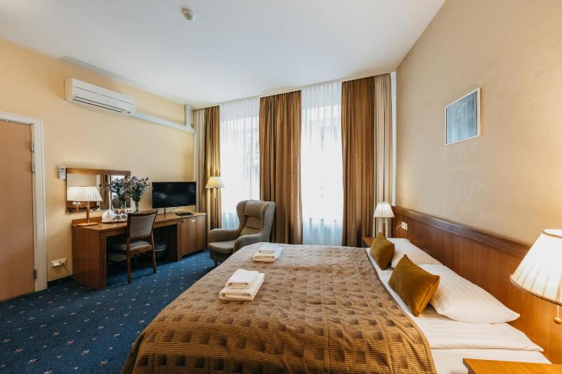 Superior Quadruple Room image 1