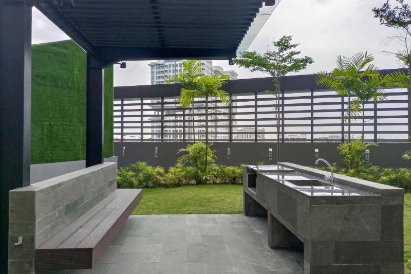 Minimalist and Comfort Studio Podomoro City Deli Medan Apartment By Travelio - image 7